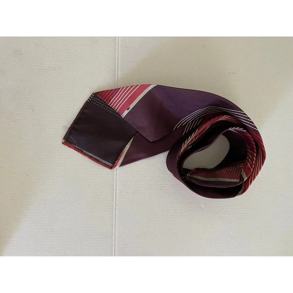 Vintage Mens Burgundy Red Cream Diagonal Striped Texture Silk Blend Necktie